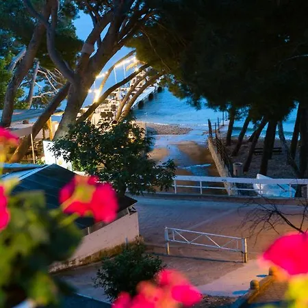 Appartement Beachfront Romy With Sauna